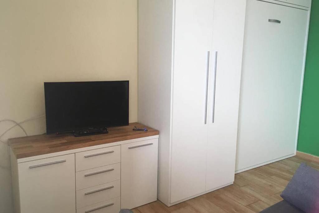 Lovely Modern Studio With An Incredible View 阿德耶 外观 照片