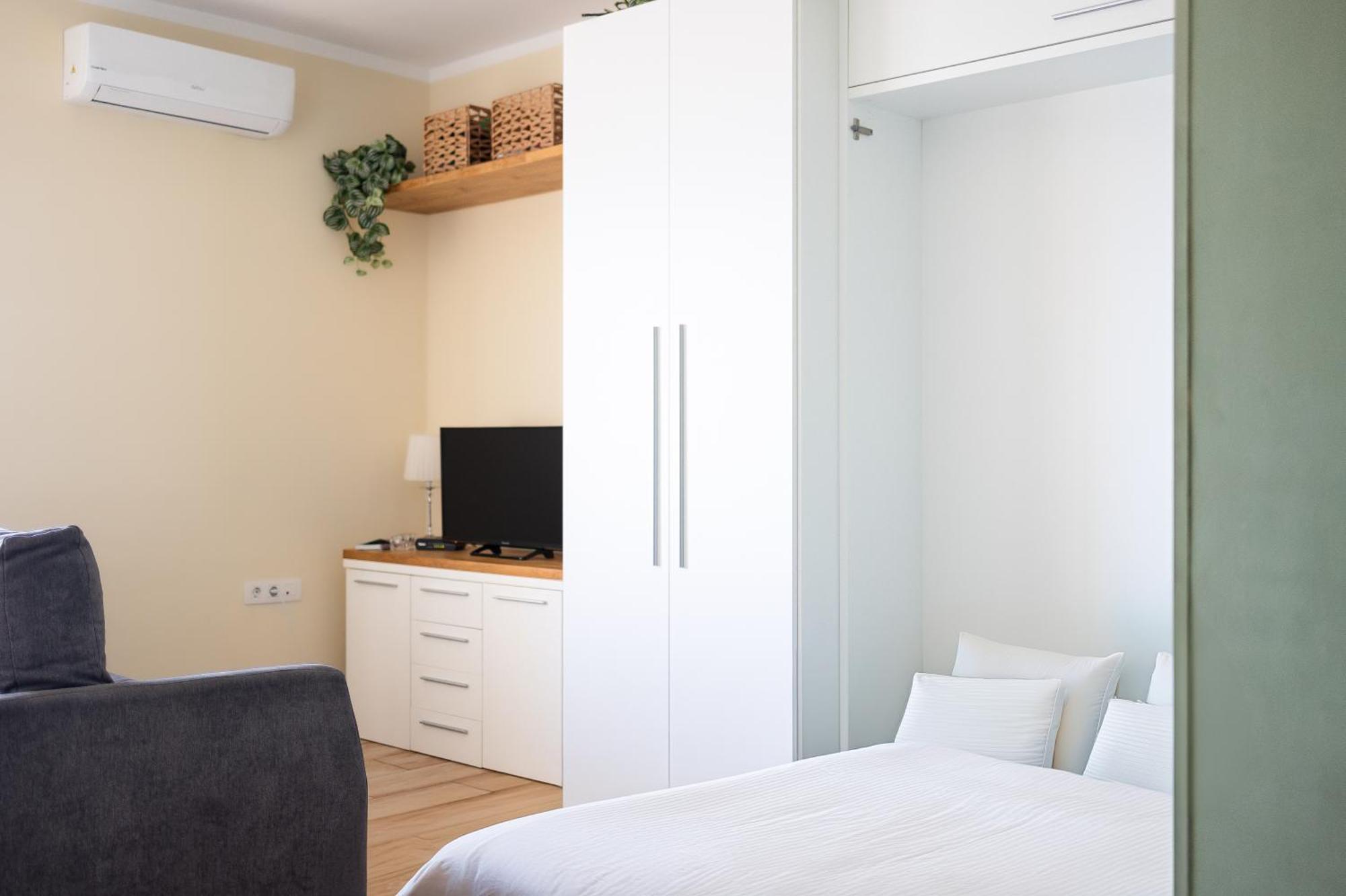 Lovely Modern Studio With An Incredible View 阿德耶 外观 照片